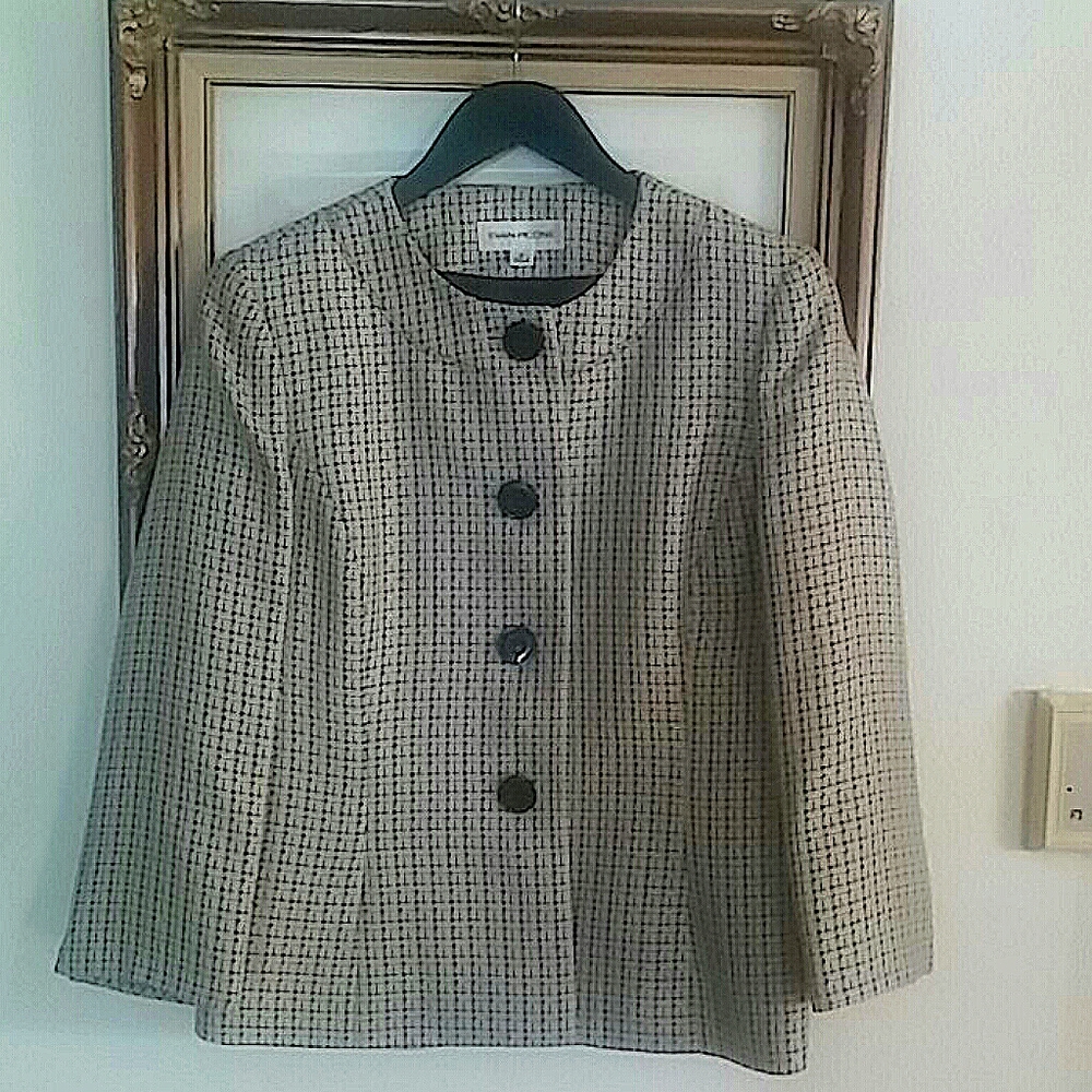 Waist length jacket new w/o tags